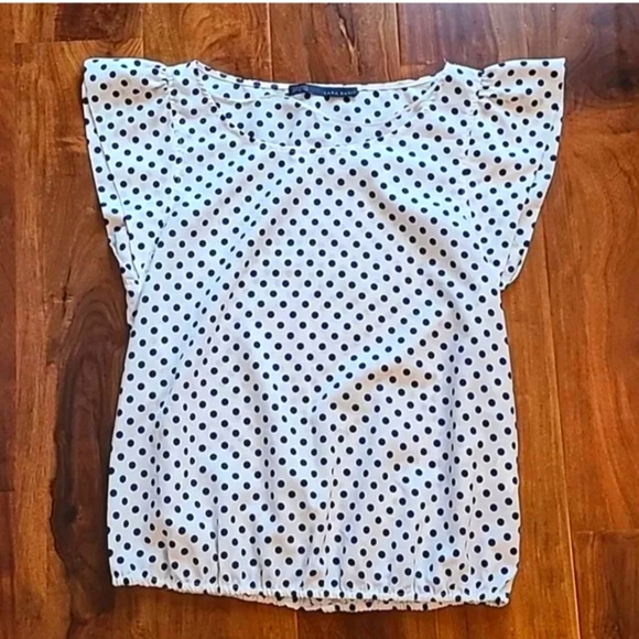 Zara White Polka-dot Top Blouse with Flutter Sleevs ASO Kate Middleton - Picture 3 of 12